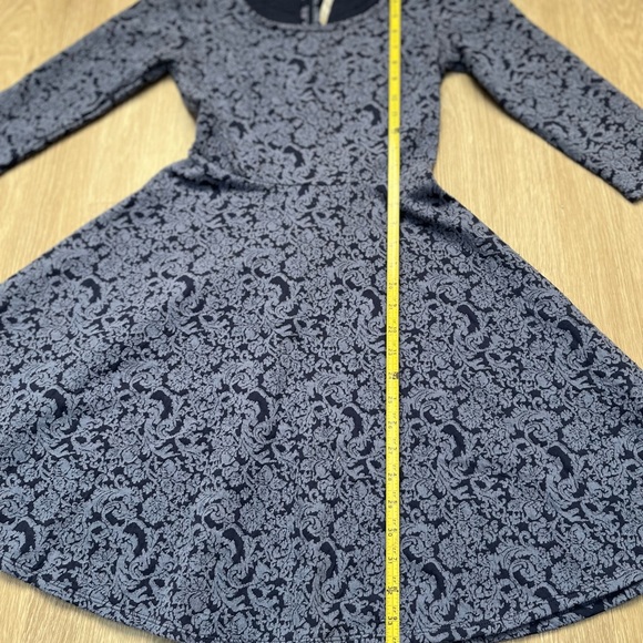 LC half sleeved dress - Picture 3 of 6